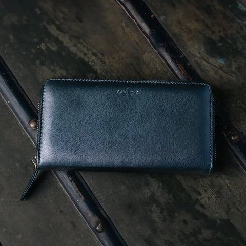 Women's Wallet | Natural Grain Calfskin Leather | Obsidian